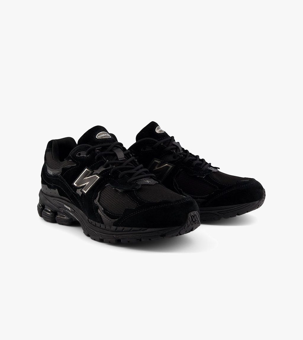 Melna NEW BALANCE 2002DX