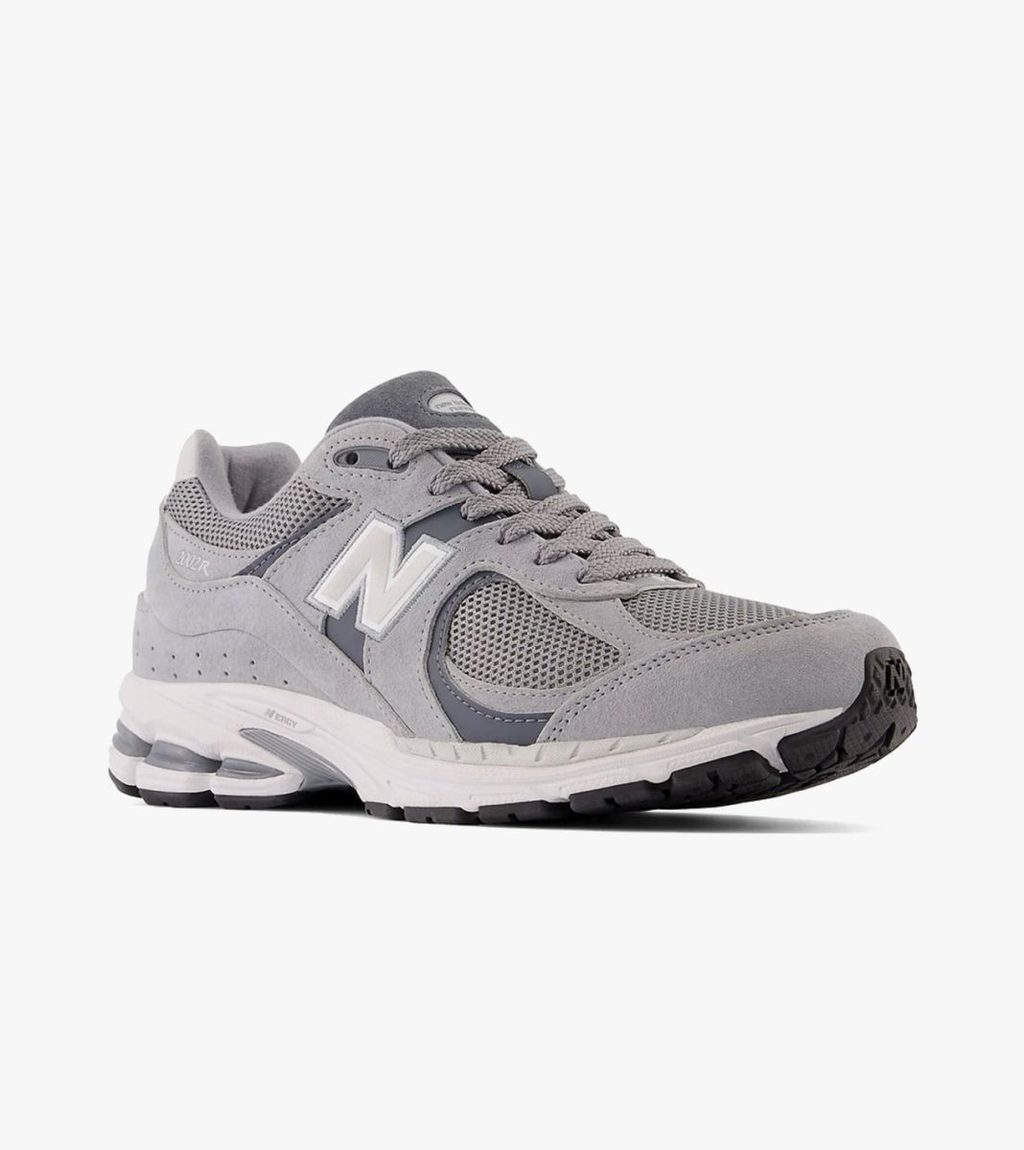 Grey NEW BALANCE 2002R