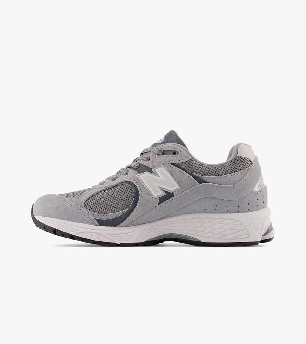 Grey NEW BALANCE 2002R