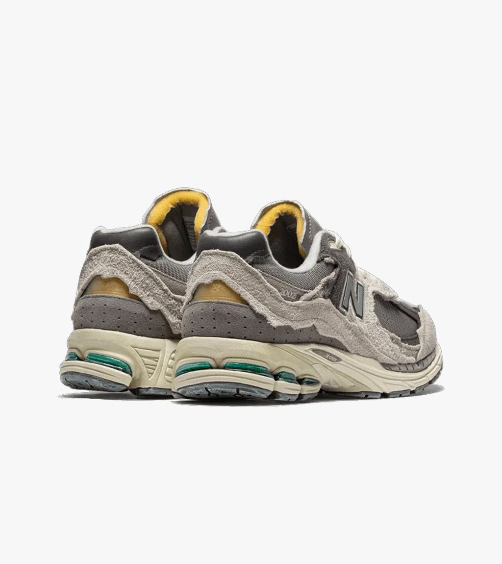 Harmaa NEW BALANCE 2002R