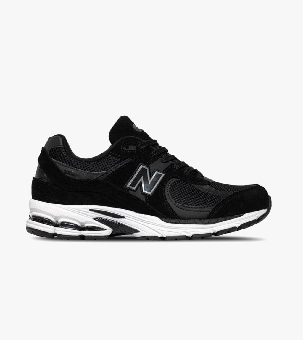 Black NEW BALANCE 2002R