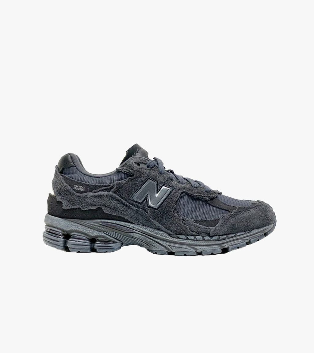 Musta NEW BALANCE 2002R