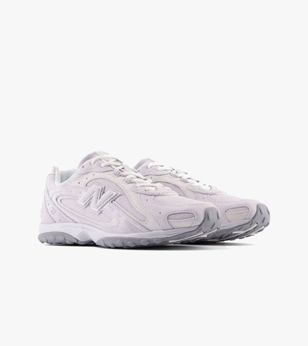 Pink NEW BALANCE 204L