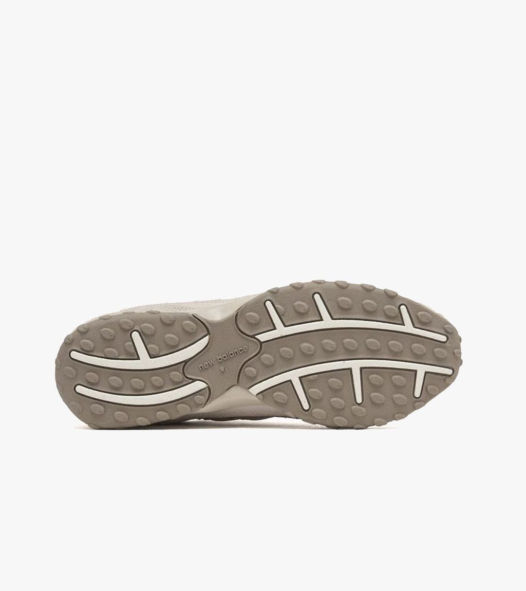Grey NEW BALANCE 204L