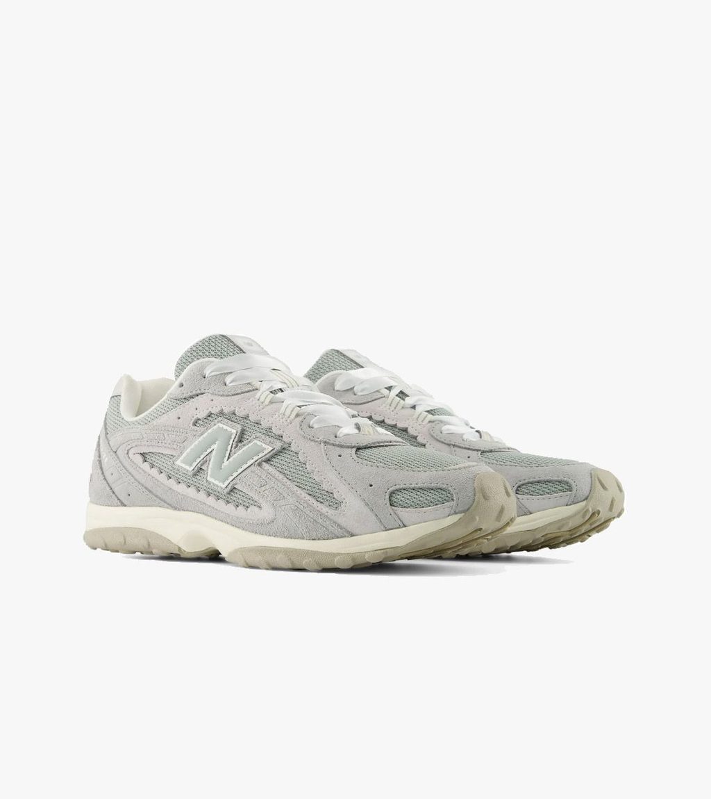 Grey NEW BALANCE 204L