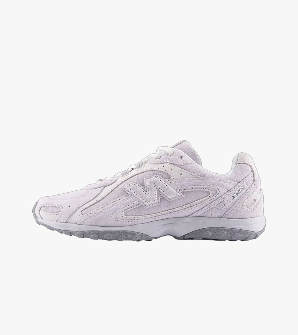 Pink NEW BALANCE 204L