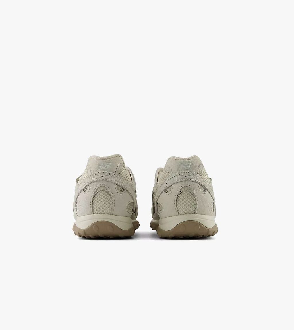 Harmaa NEW BALANCE 204V