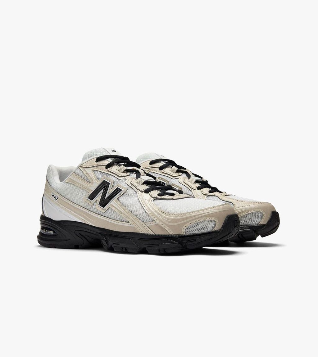 Hall New balance 740