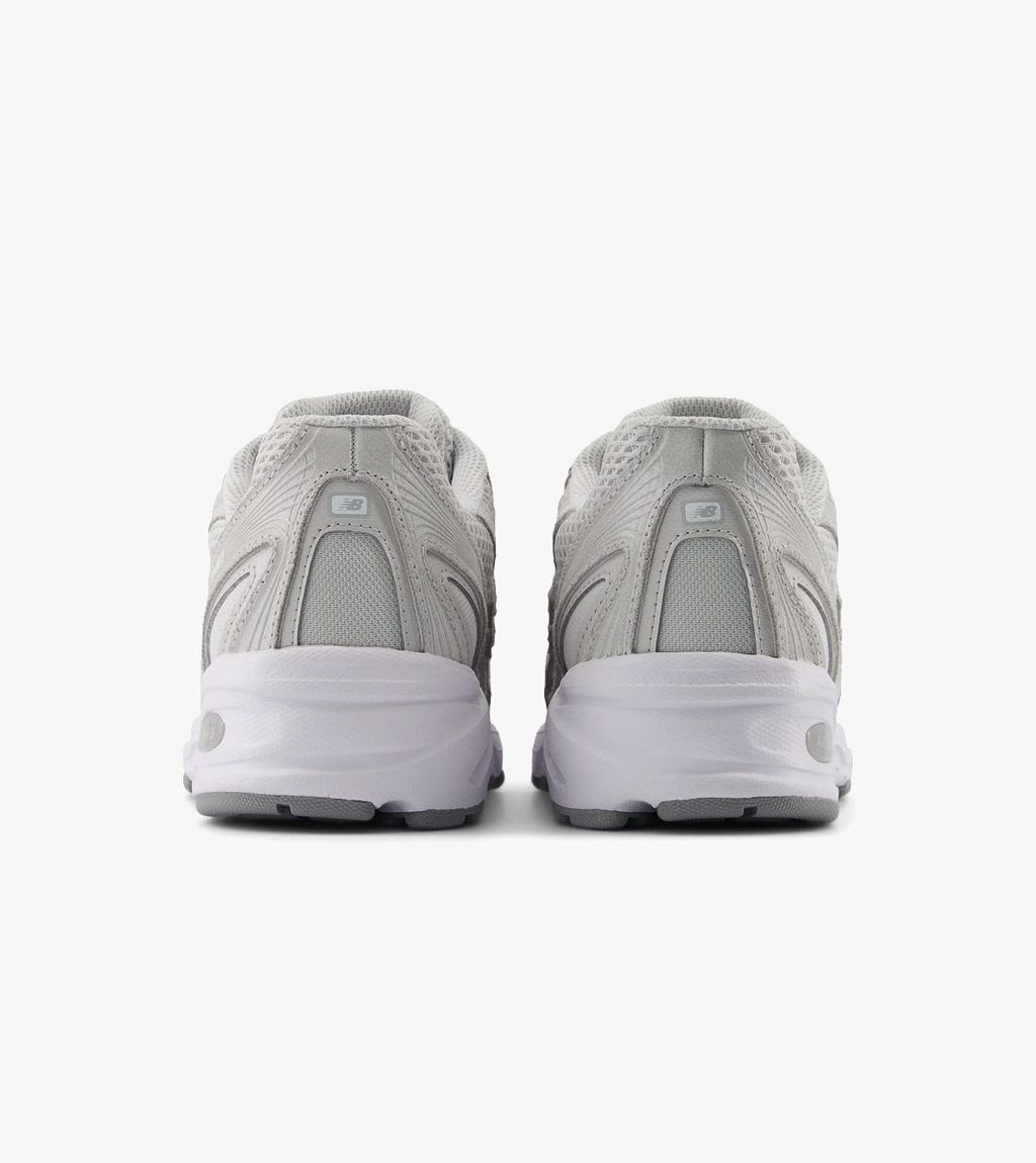 Hall New balance 740