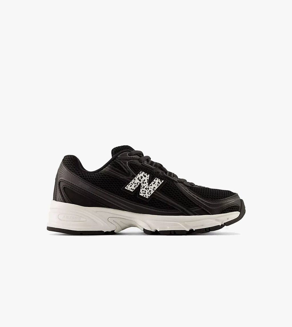 Musta NEW BALANCE 740