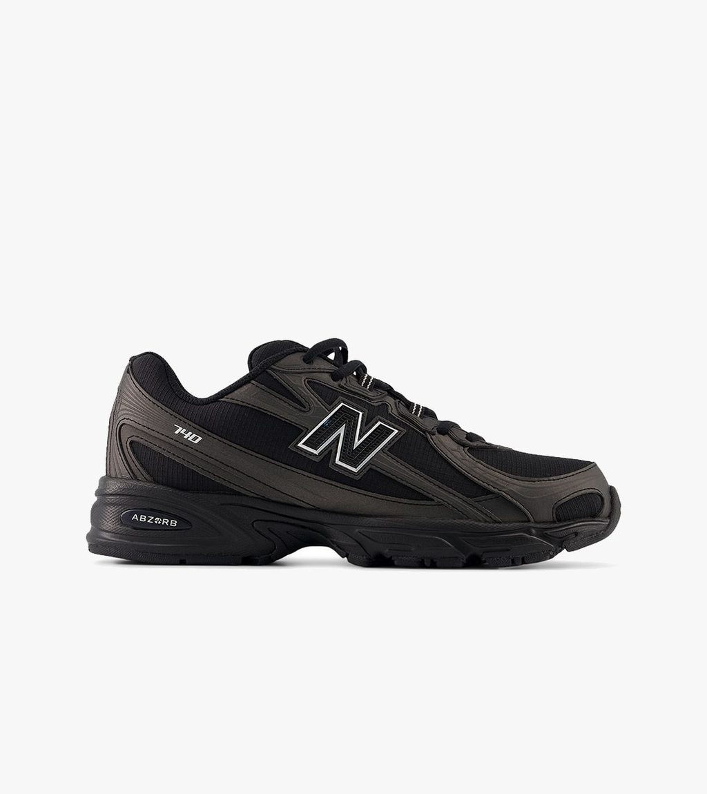 Black NEW BALANCE 740