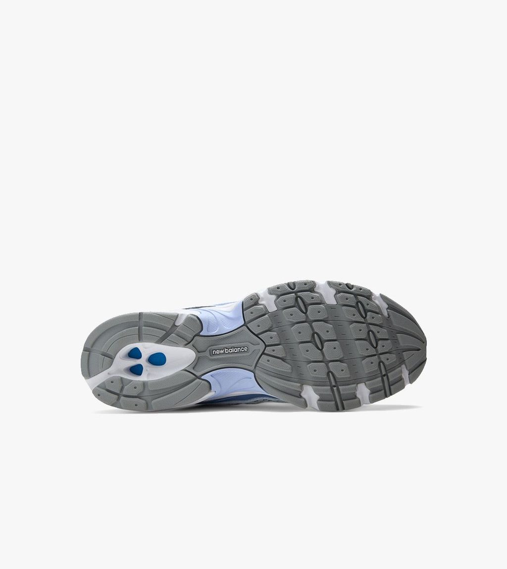 Blått New balance 740