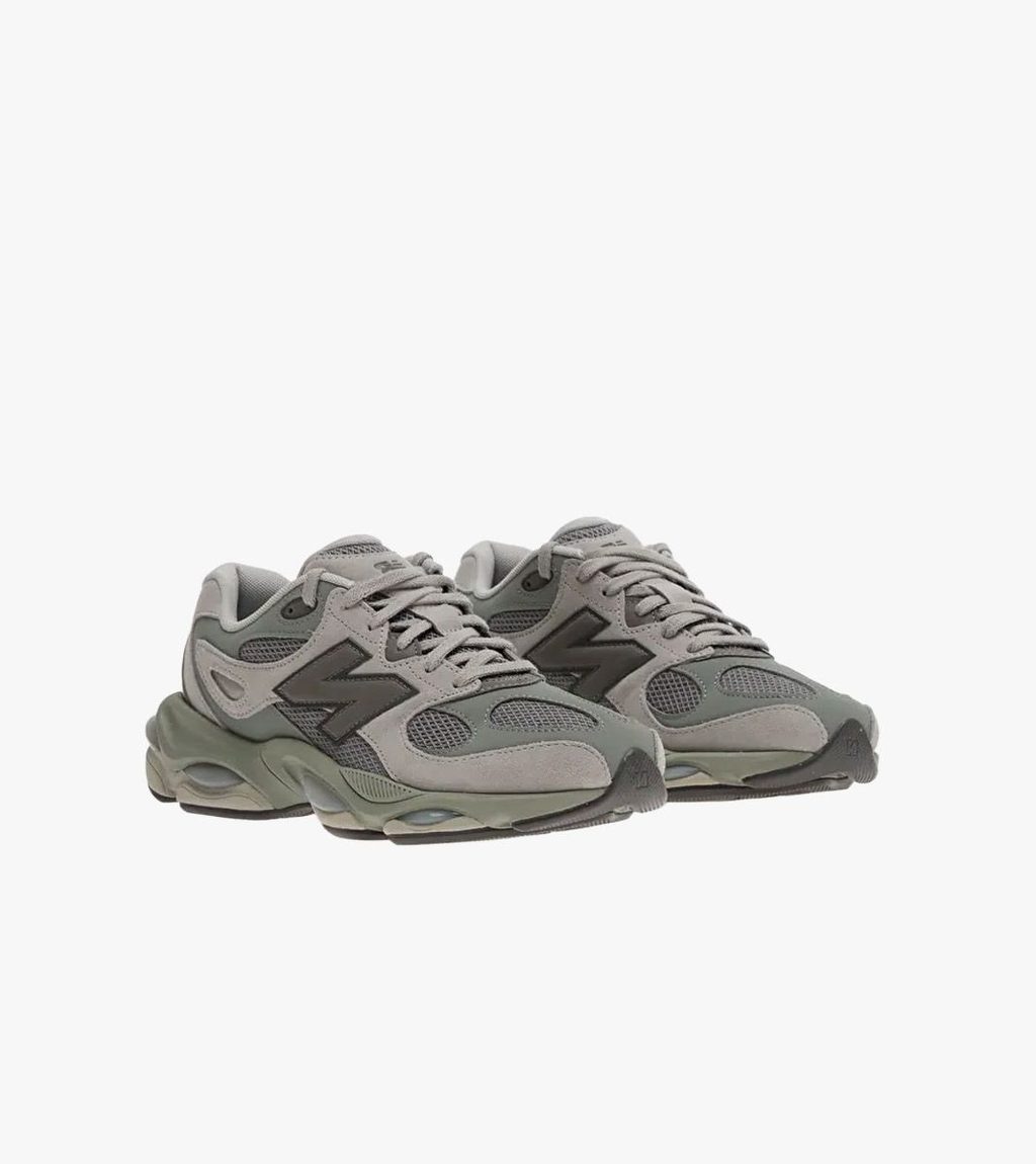 Grått New balance 983