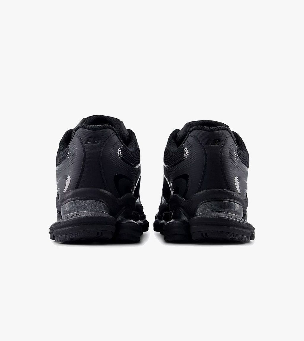 Musta NEW BALANCE ABZORB 2000