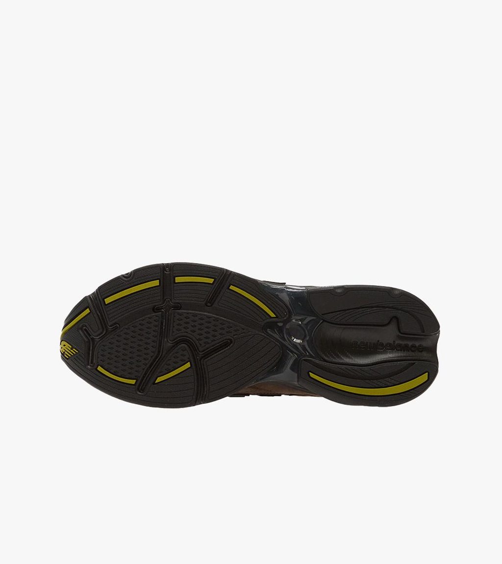 Brown NEW BALANCE ABZORB 2010