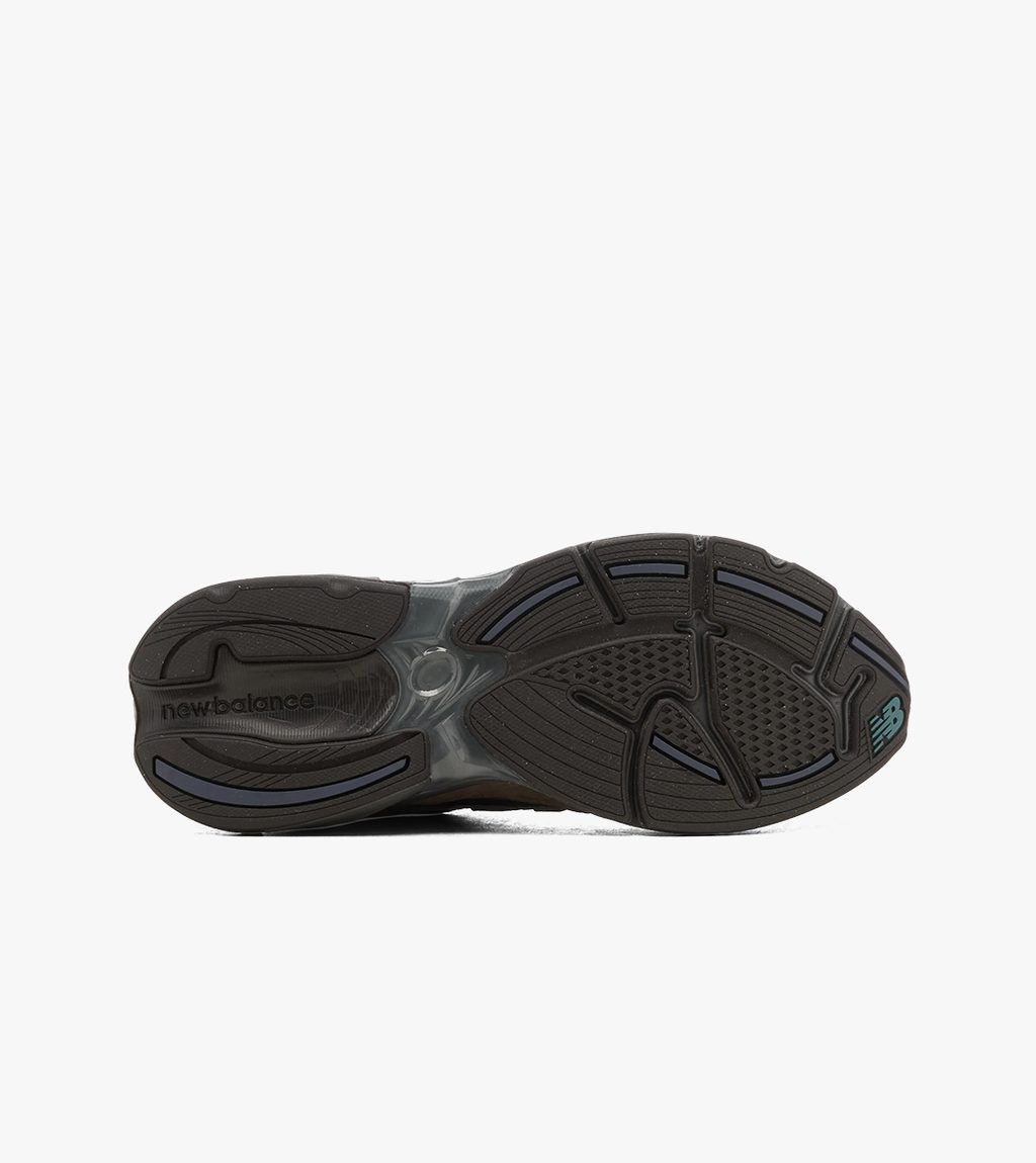 Brown NEW BALANCE ABZORB 2010
