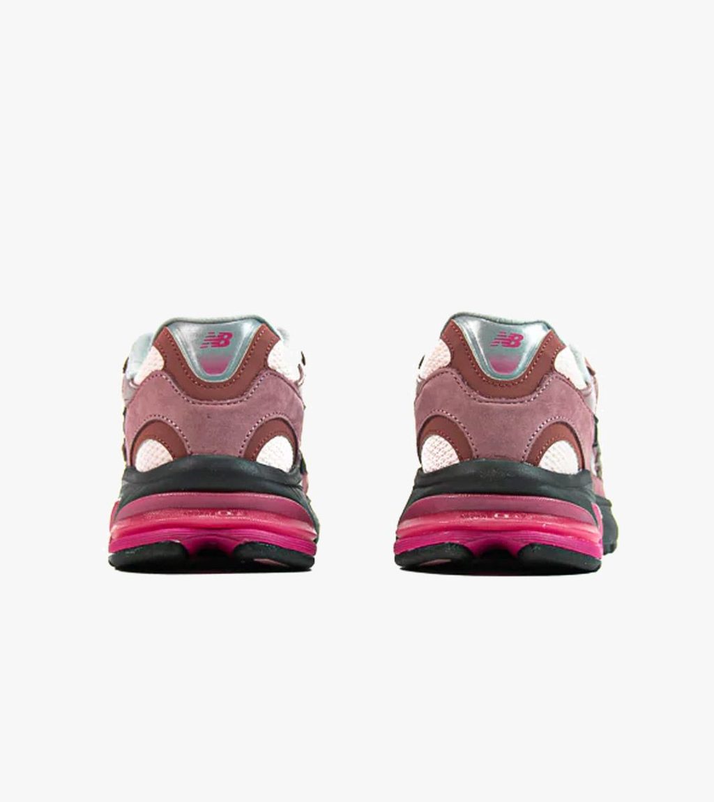 Pink NEW BALANCE ABZORB 2010