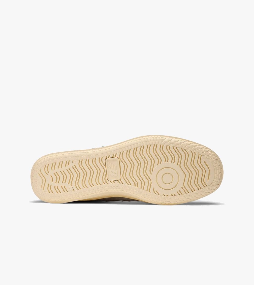 Grått New balance ct500