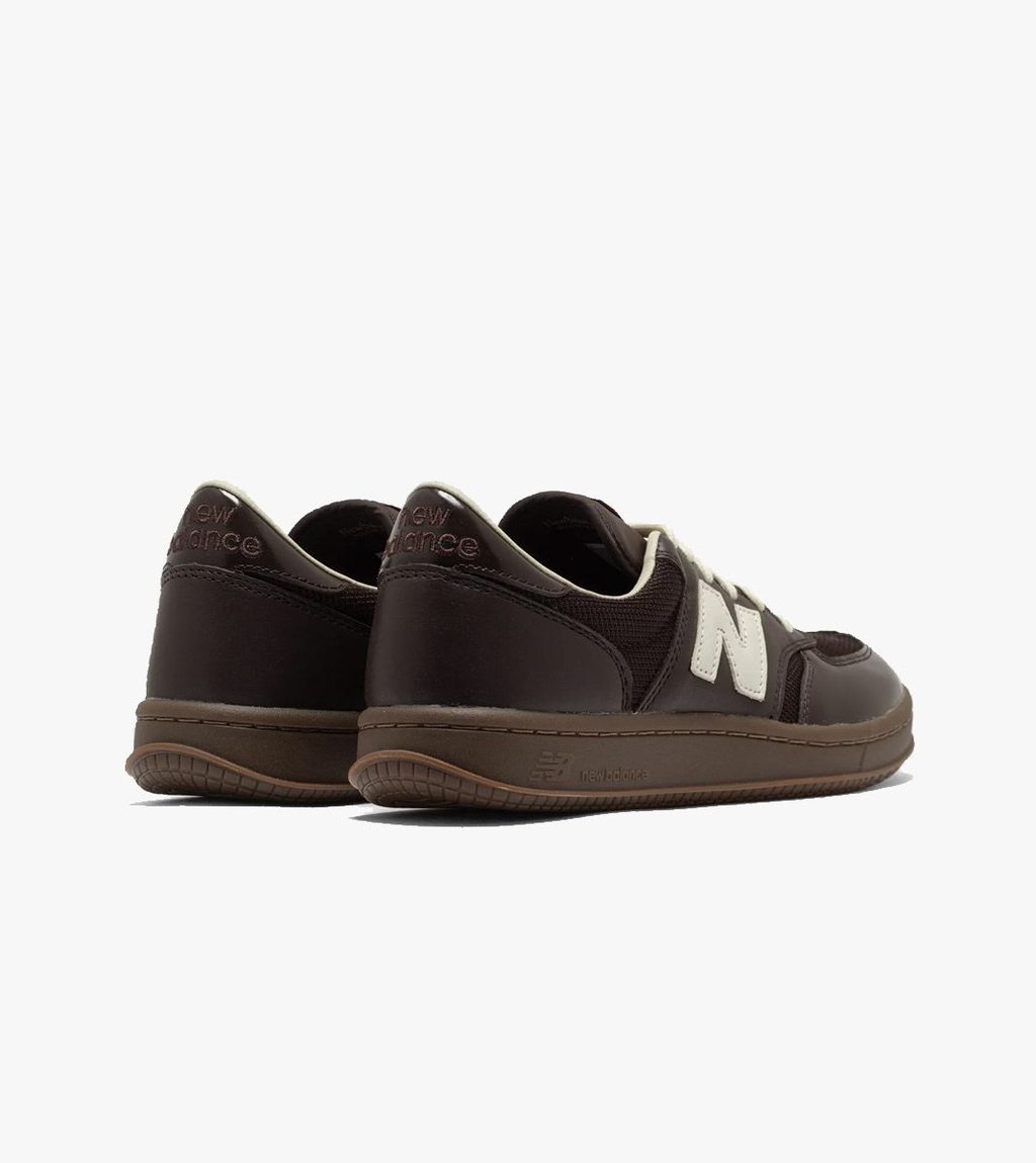 Ruskea NEW BALANCE T500