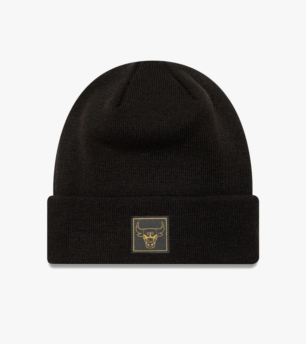 Musta METALLIC BADGE CUFF KNIT BULLS