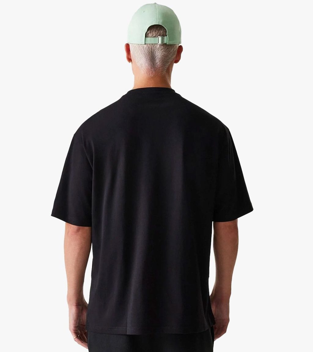 Melna NE OUTDOOR GRPHC OS TEE