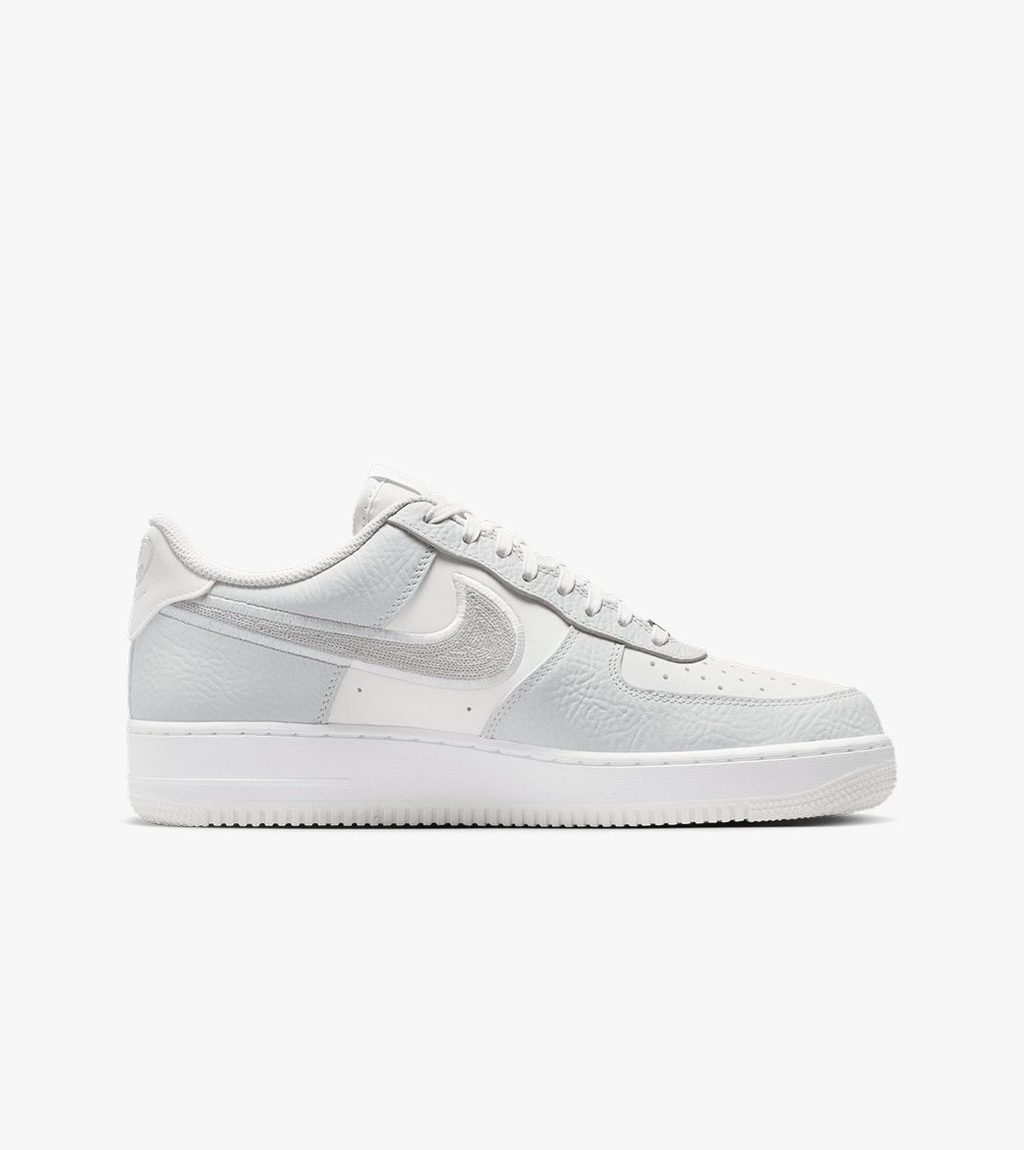 Valkoinen AIR FORCE 1 ´07 LV8