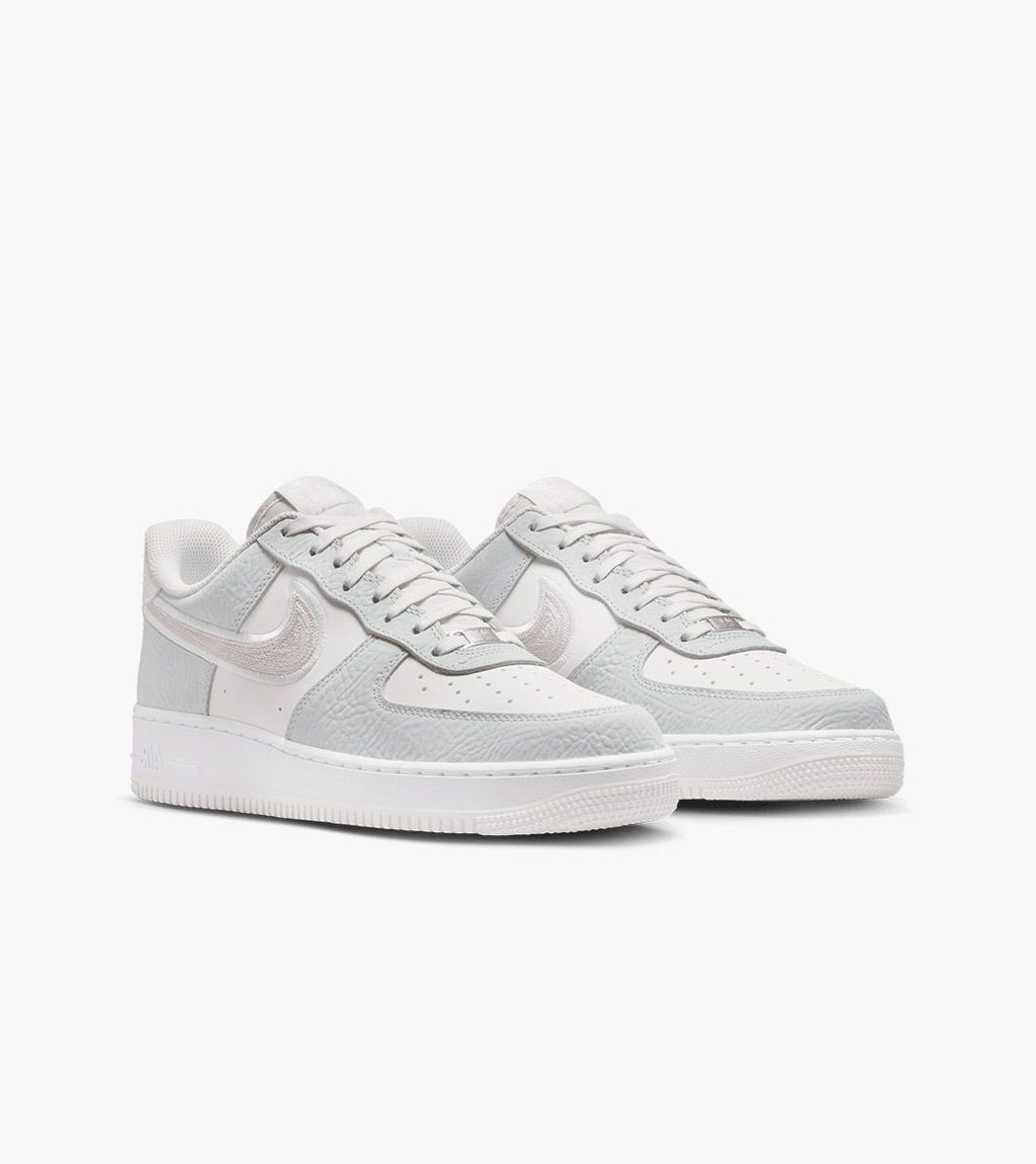 Valkoinen AIR FORCE 1 ´07 LV8