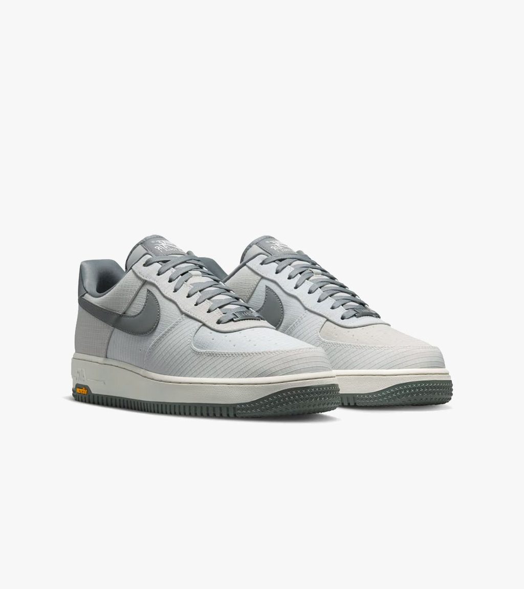 Valkoinen AIR FORCE 1 ´07 LX VIBRAM