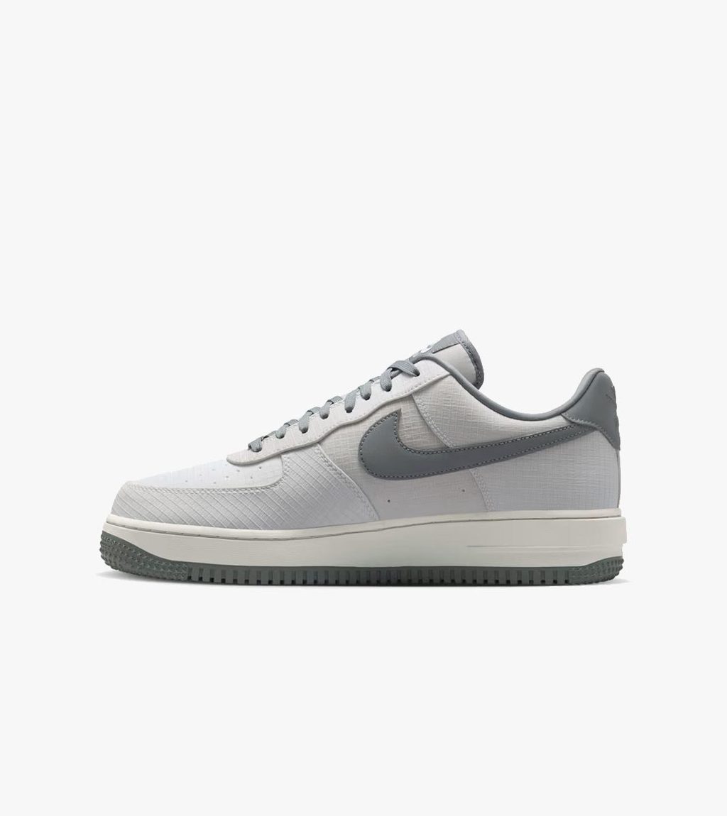 Valkoinen AIR FORCE 1 ´07 LX VIBRAM