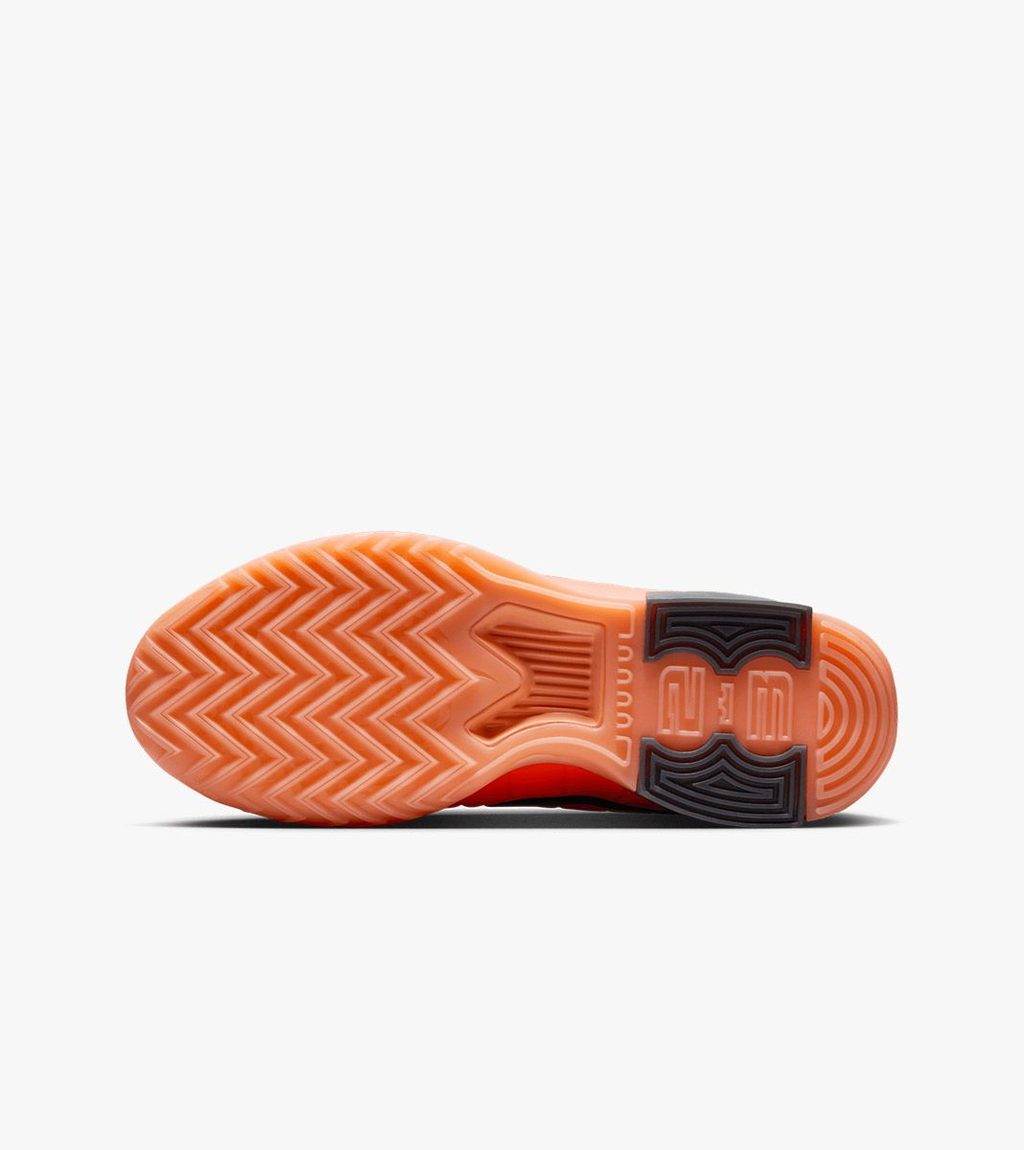 Flerfärgad Lebron witness ix