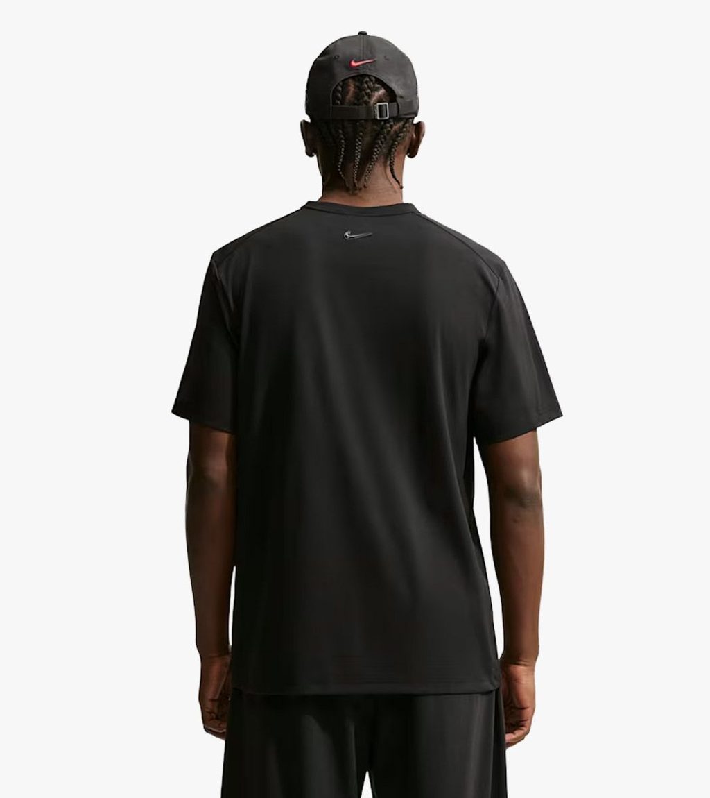 Juoda M nsw tn tee