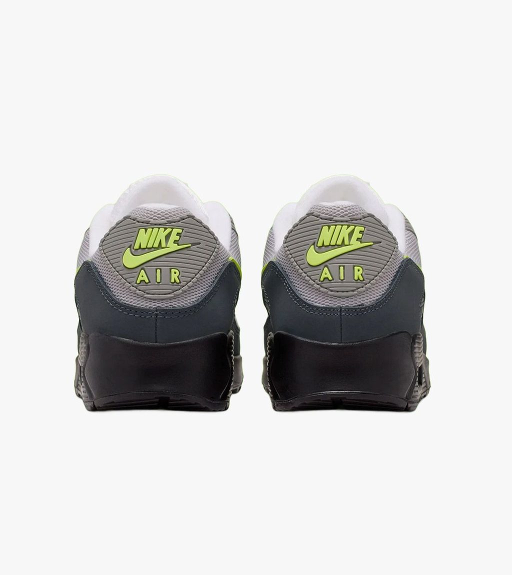 Black NIKE AIR MAX 90