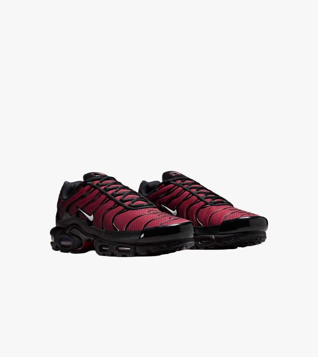 Red NIKE AIR MAX PLUS
