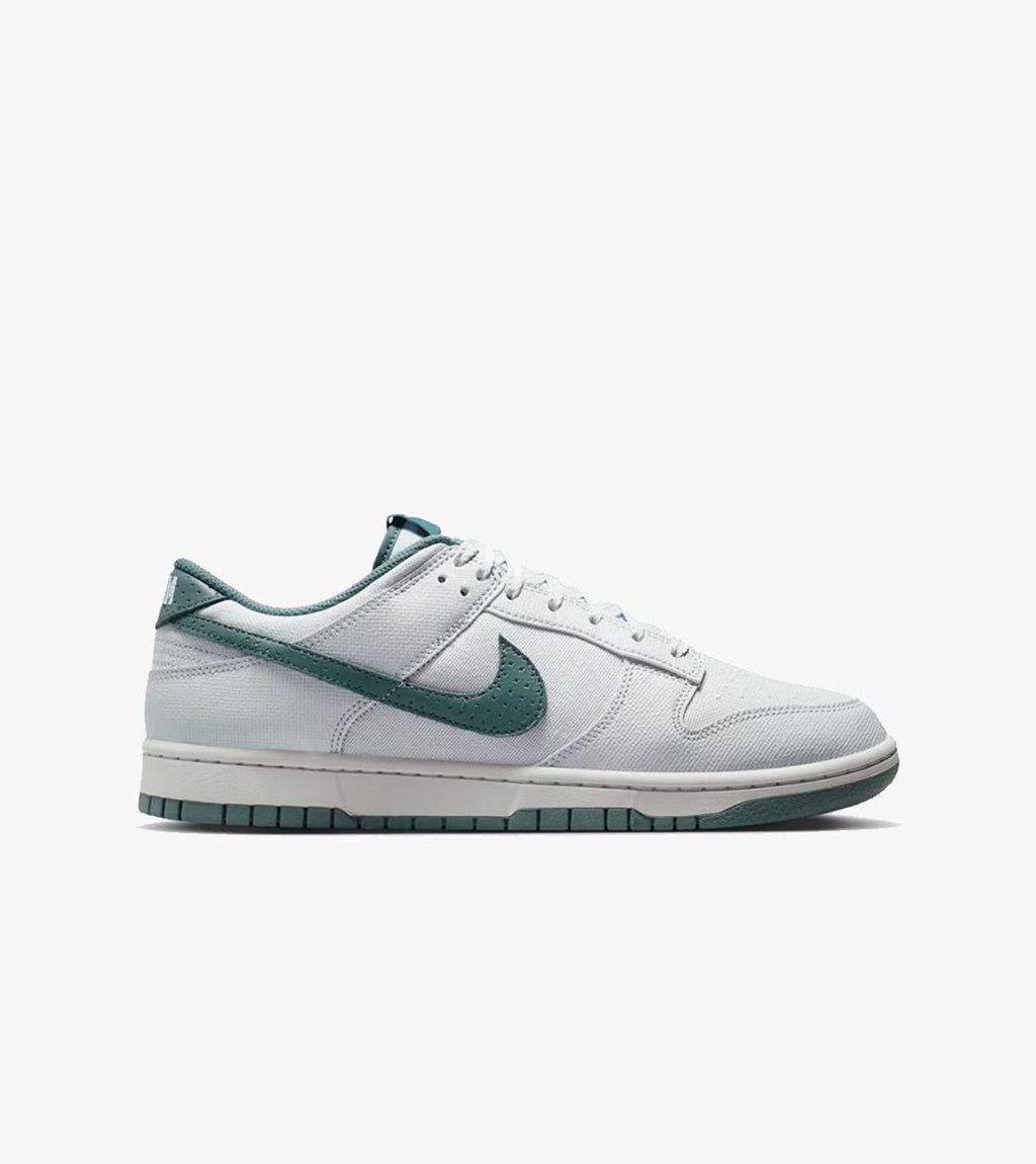 Hall Nike dunk low retro