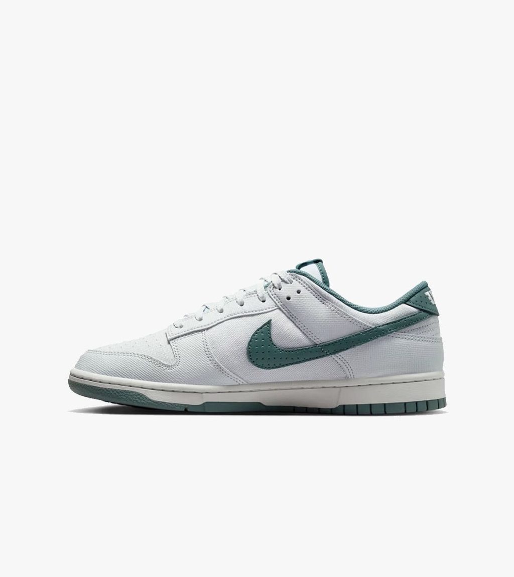 Hall Nike dunk low retro