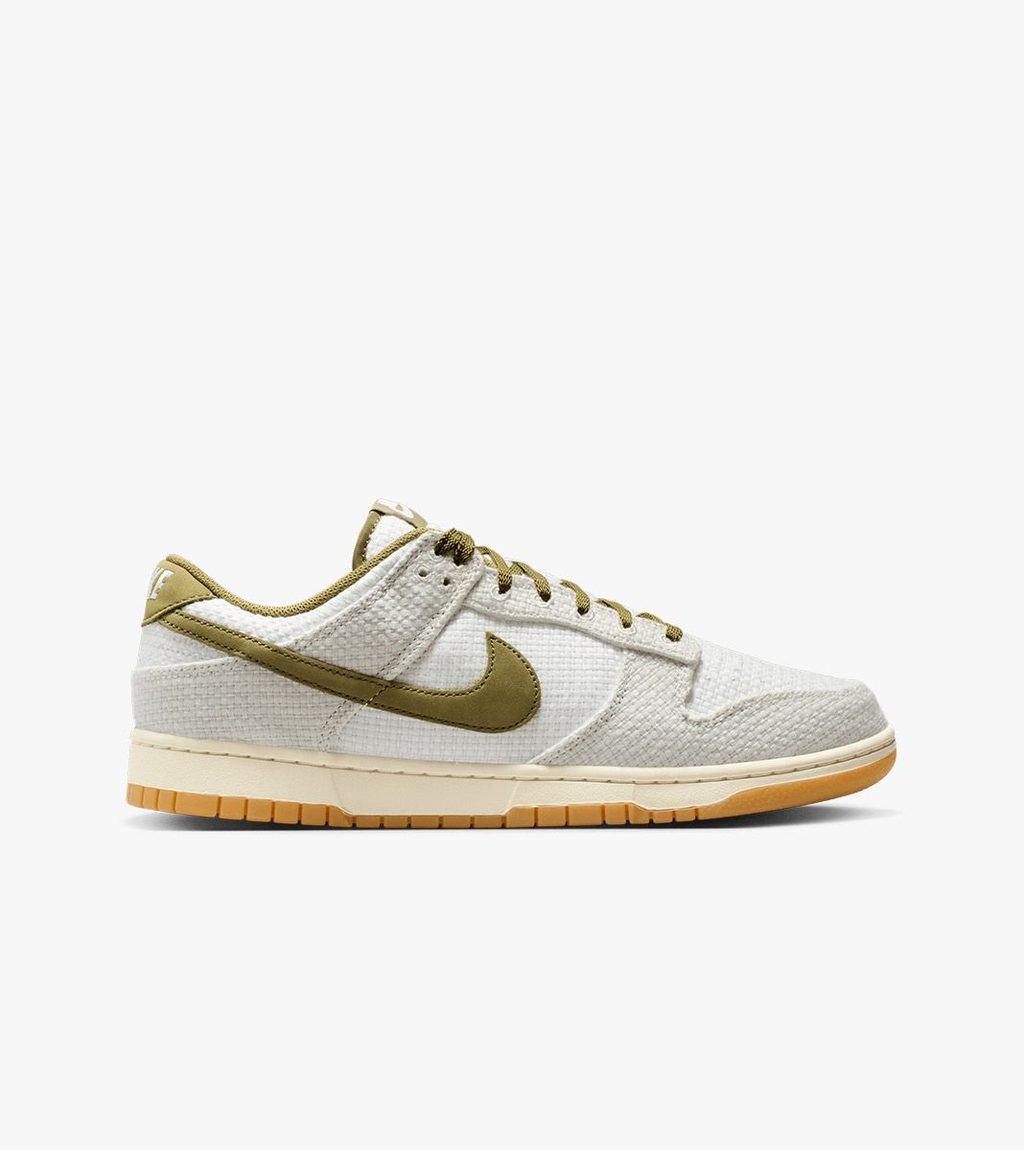 White NIKE DUNK LOW RETRO SE