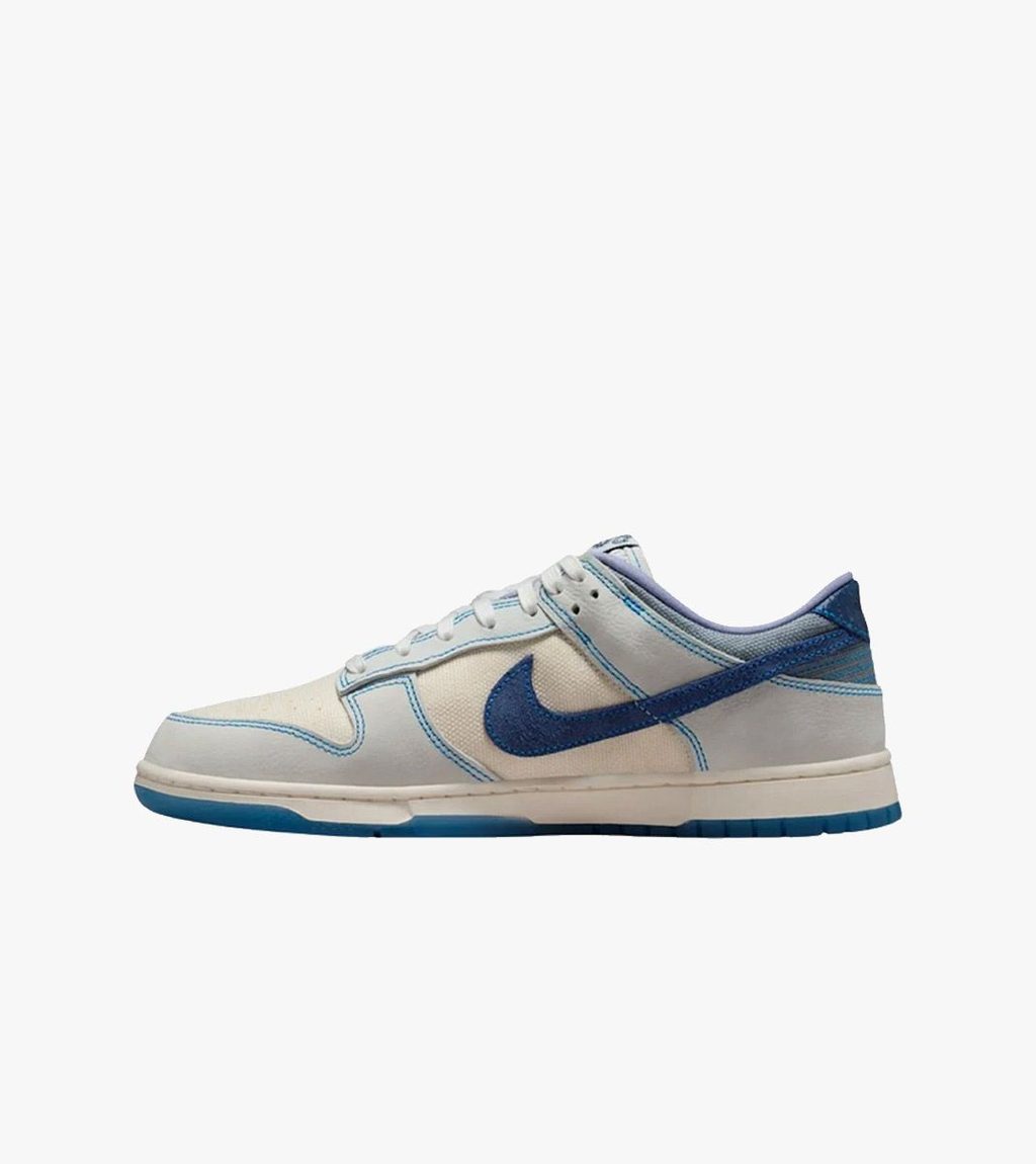 White NIKE DUNK LOW RETRO SE