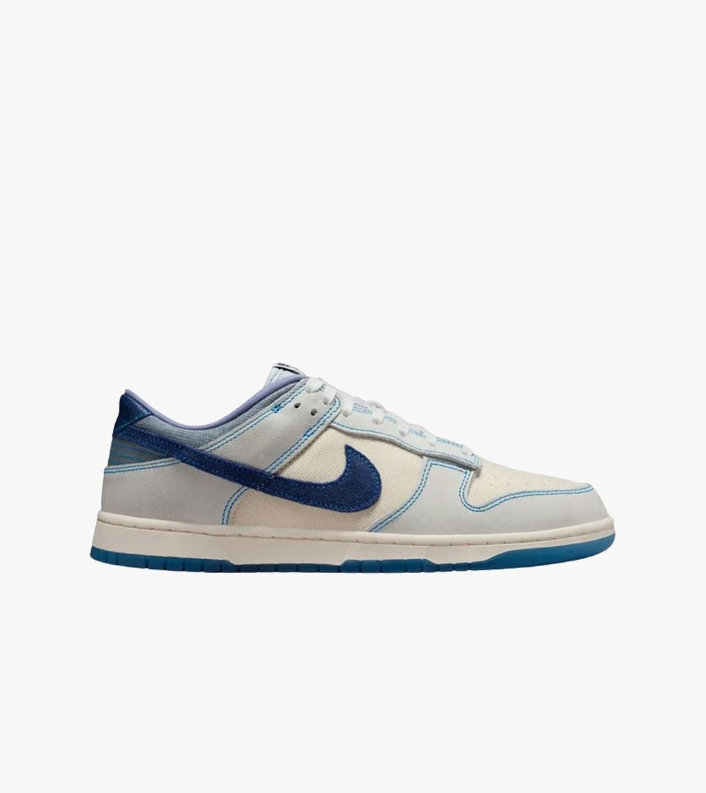White NIKE DUNK LOW RETRO SE