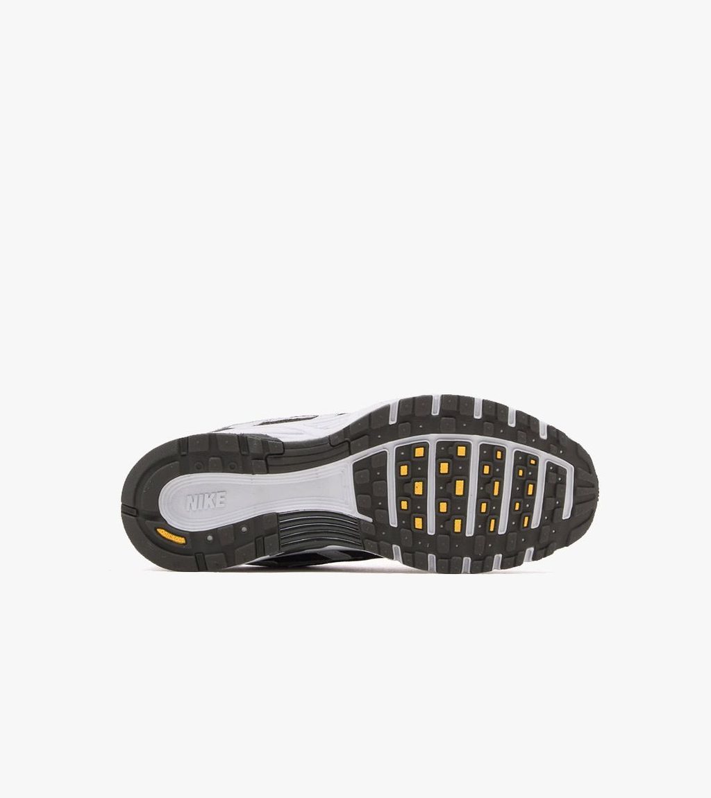 Hall Nike p-6000