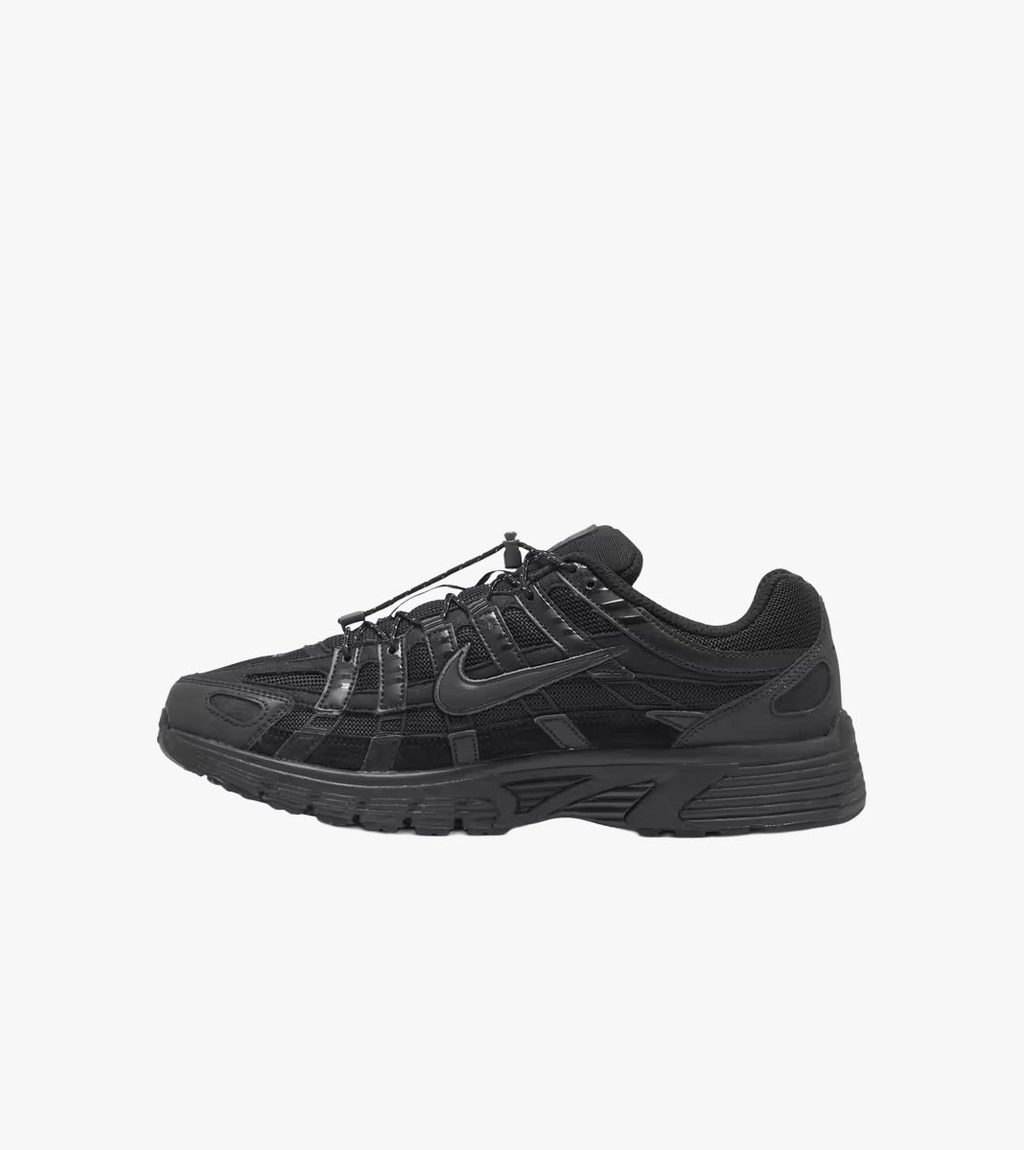 Grått Nike p-6000