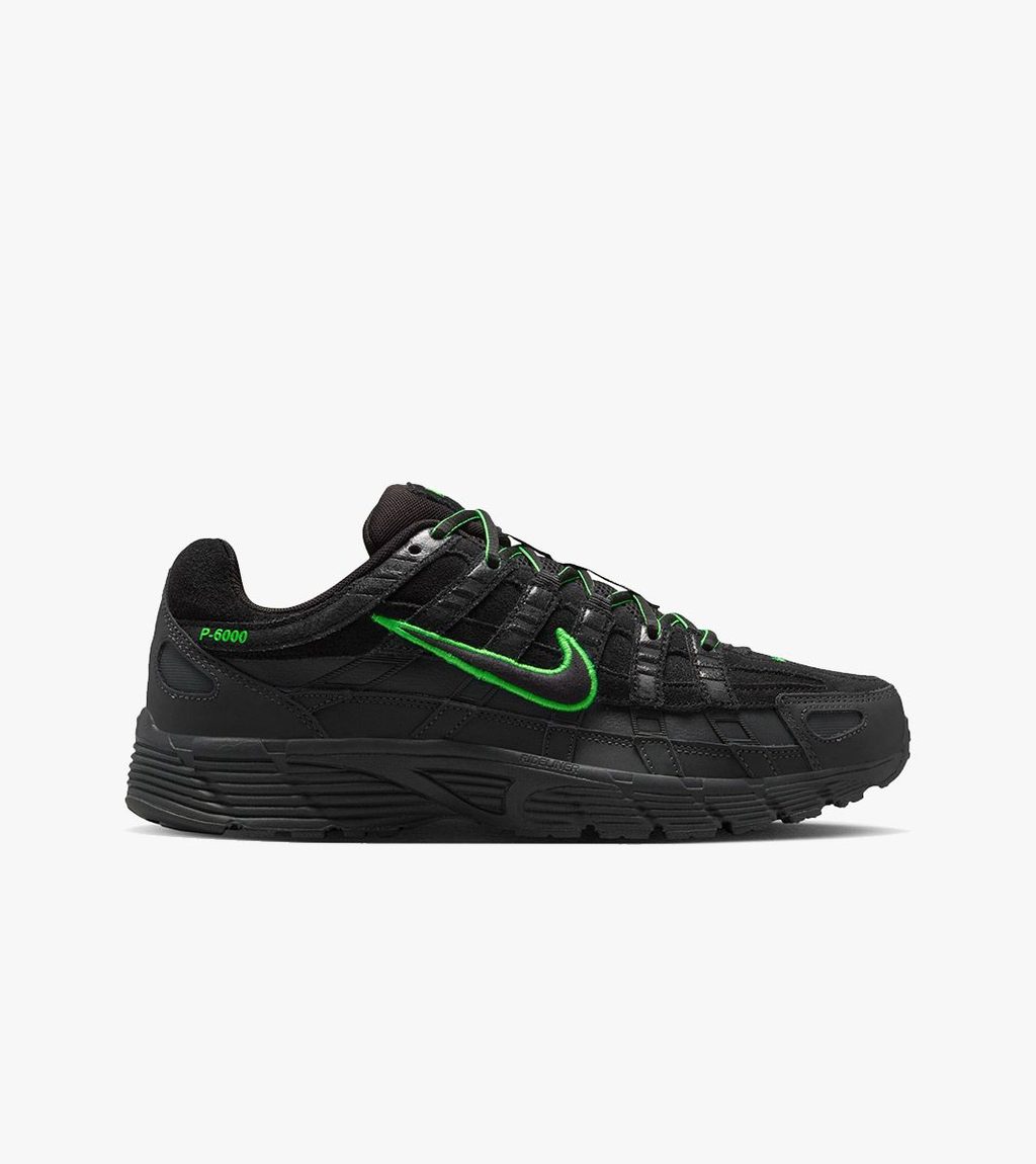 Monivärinen NIKE P-6000 PRM