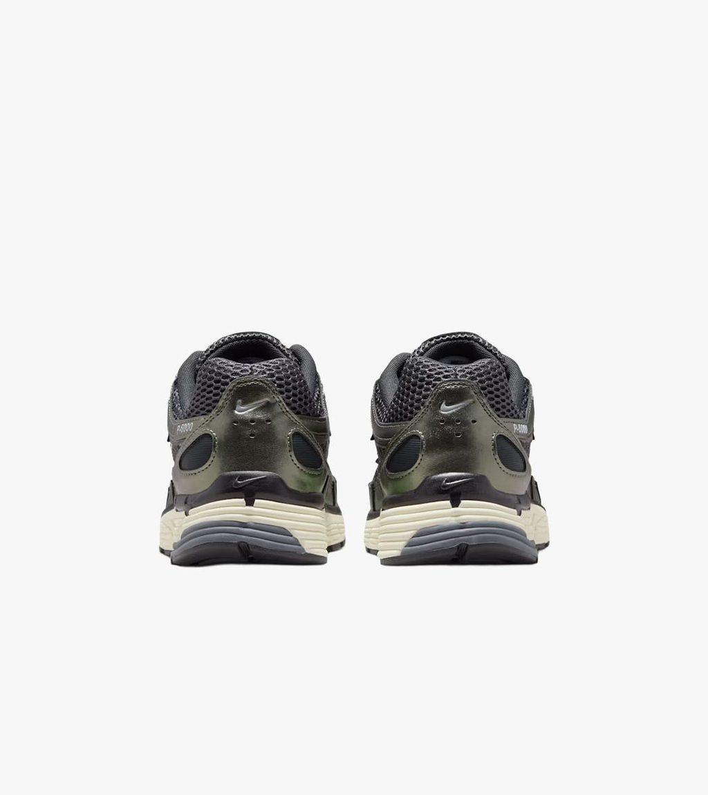 Grått Nike p-6000 se