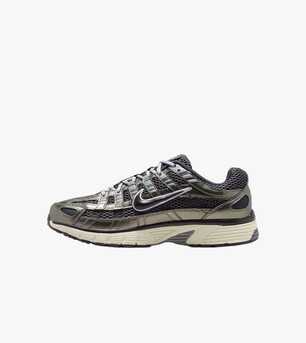 Grått Nike p-6000 se