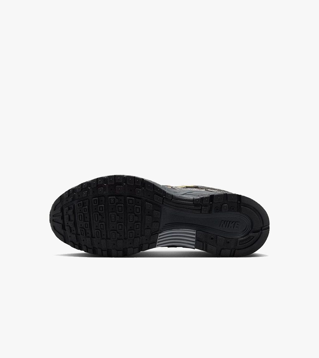 Geltona Nike p-6000 se