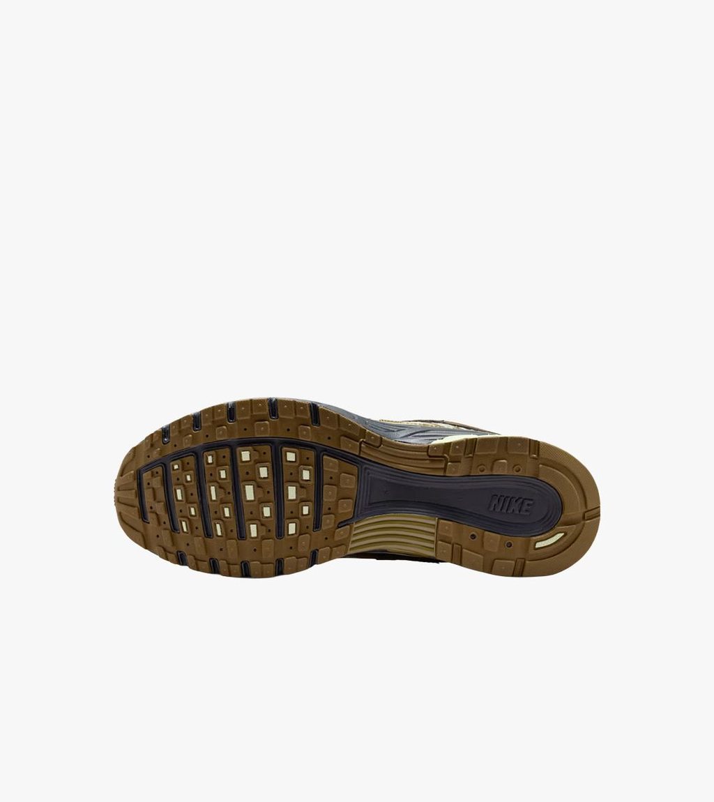 Green NIKE P-6000 SE