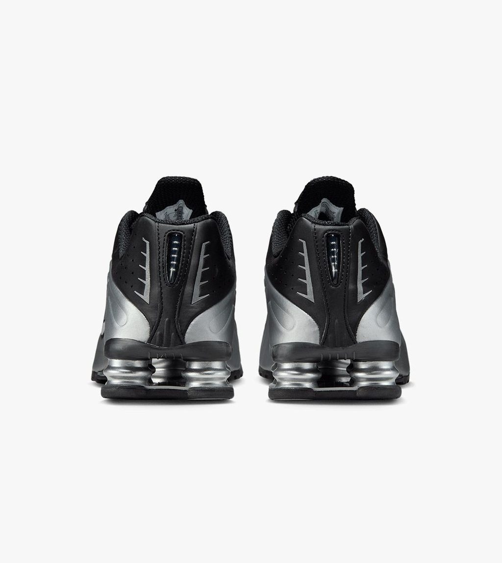 Grey NIKE SHOX R4