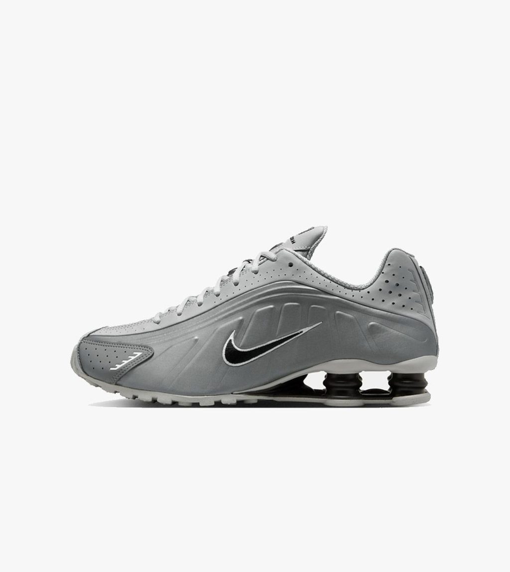 Grått Nike shox r4