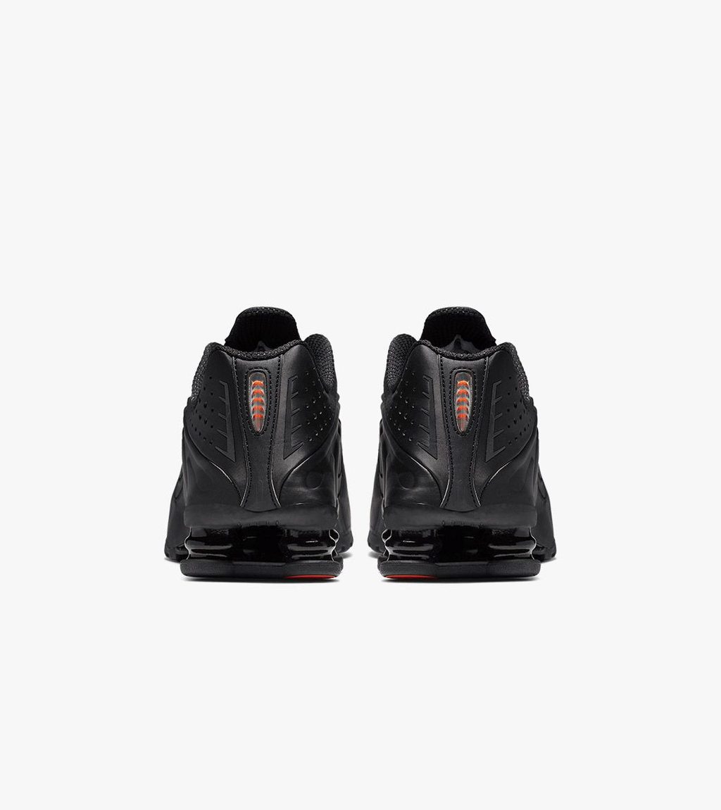 Must W nike shox r4