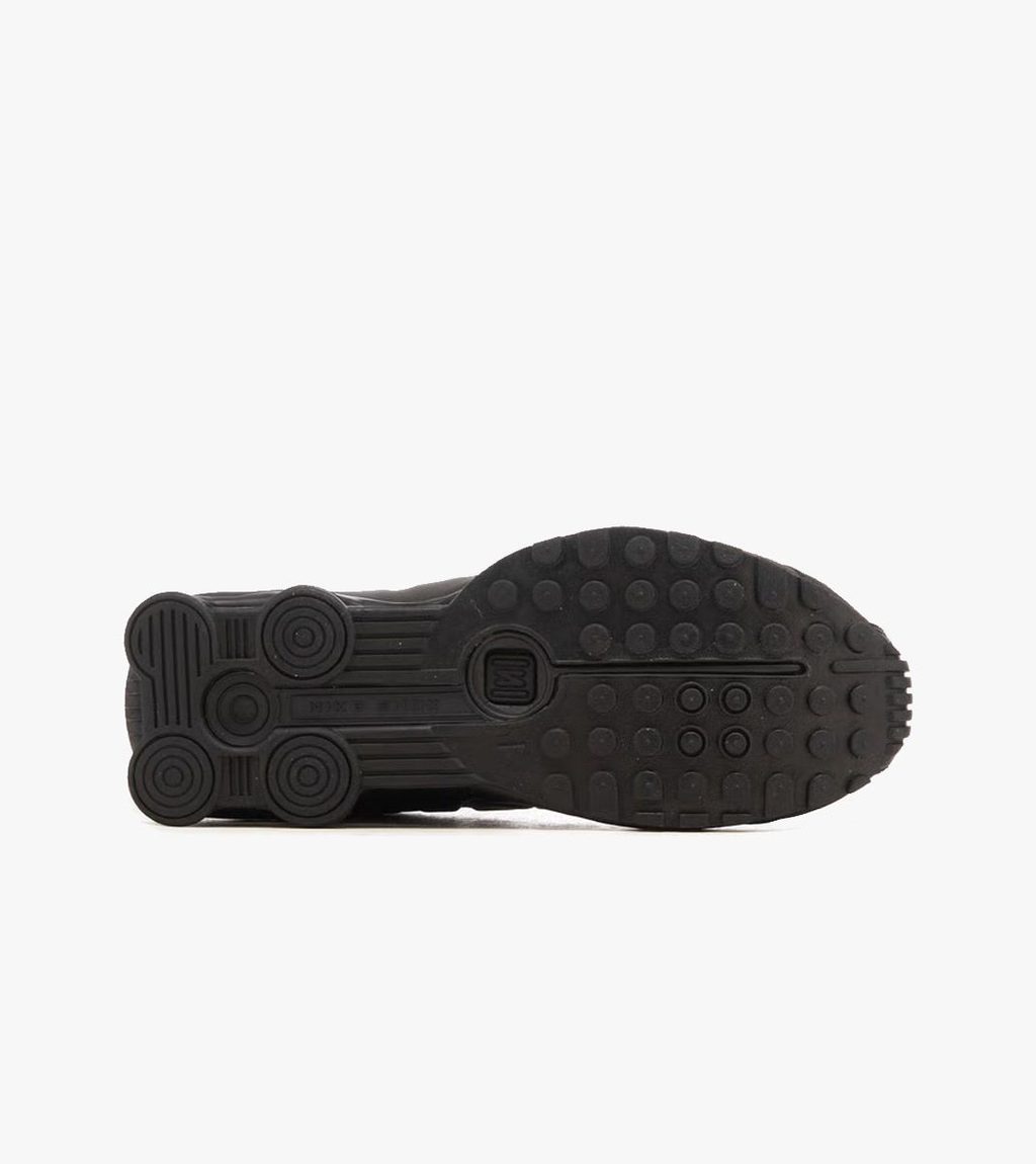 Must Nike shox r4