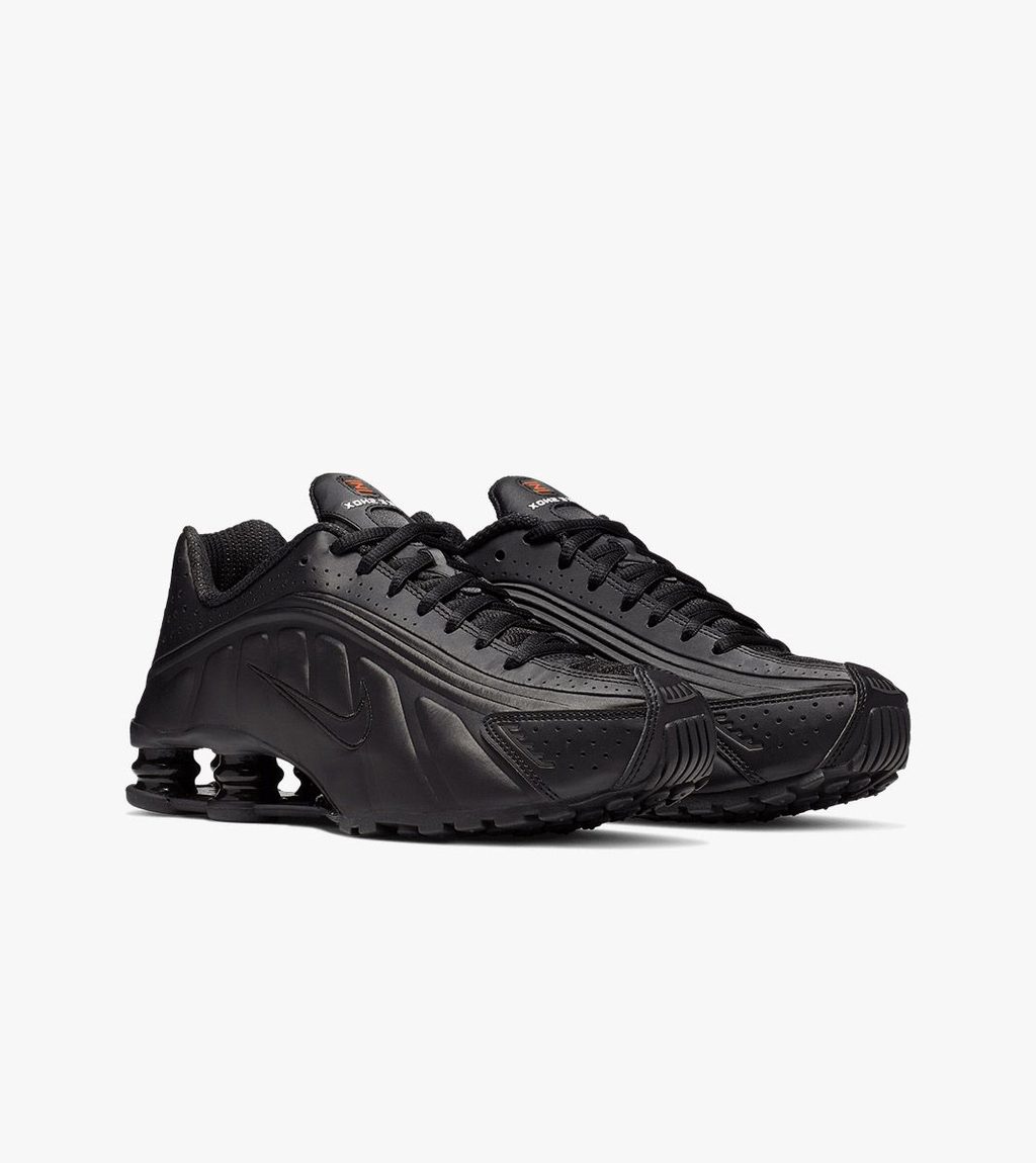 Must W nike shox r4